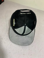 Gorra de Béisbol de 6 Paneles con Bordado de Personajes y Hojas Tropicales, Personalizable con Logotipo, MOQ Bajo, Venta Caliente
