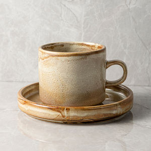 Tasse à café marron avec soucoupe en porcelaine de style rétro espagnol, de qualité supérieure, rustique et élégant, pour événements et bars - Product Image 2