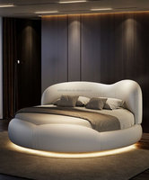 Lit Double King Size Moderne et Romantique Crème avec Tête de Lit Rembourrée en Bois de Pin et Panneaux en Contreplaqué, Idéal pour Chambre à Coucher et Hôtel