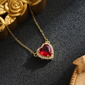 Collar <span class=keywords><strong>de</strong></span> Cobre con Diseño <span class=keywords><strong>de</strong></span> Espada y Bambú, Colgante <span class=keywords><strong>de</strong></span> Dos Piezas con Zirconia Microincrustada, Corazón Apilado con Perforación Única, Baño <span class=keywords><strong>de</strong></span> Oro <span class=keywords><strong>de</strong></span> 18K - Product Image 4