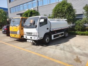 Nuevo camión cisterna diésel de 4000 litros, transmisión Manual, bajo consumo de combustible para supresión de polvo en la carretera - Product Image 2