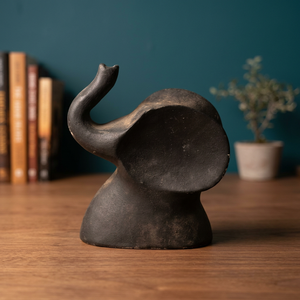 Sculpture d'éléphant en bois artisanale, écologique et durable, finition noire mate, style moderne du milieu du siècle, décoration rustique pour la maison |   OEM - Product Image 2