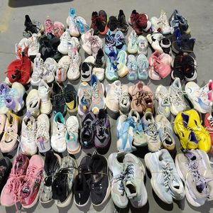 Scarpe Sportive Usate Cinesi all'Ingrosso, Abbigliamento e Scarpe Usati, <span class=keywords><strong>Borse</strong></span> di <span class=keywords><strong>Marca</strong></span>, Scarpe Miste per Uomo e Donna, Sneakers di Seconda Mano da Fabbrica - Product Image 4