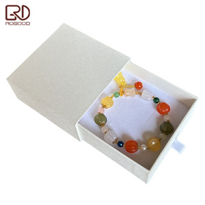 ROGOOD Scatola Portagioie in <span class=keywords><strong>Carta</strong></span> Goffrata Bianco Puro con Nastro, Apertura Delicata per Conservare i Tuoi Tesori P2234 - Product Image 1