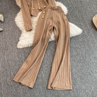 Ensemble haut tricoté style Little Chloé pour femme avec boutons en métal-Mode haut de gamme 2025