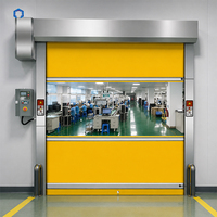 Porte à enroulement rapide en PVC pour entrepôt industriel, adaptée au trafic de chariots élévateurs