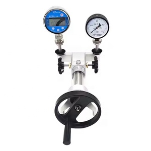 Kit d'étalonnage hydraulique portable, pompe manuelle 220V, source haute pression précise, garantie 1 an pour l'utilisation avec de l'huile de machine - Product Image 1