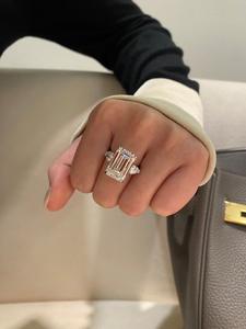 18K IGI-zertifizierter 10 Karat Smaragds chliff Drei-Stein-Design Labor gewachsener CVD/HPHT-Diamantring für Verlobung vorschlag oder Hochzeit - Product Image 4