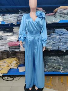 Camicetta da donna primavera e autunno elegante con scollo a V in tinta unita con abbellimenti floreali + pantaloni larghi e Casual - Product Image 2