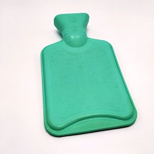 Venta caliente botella de agua caliente de goma verde para calentar las manos - Product Image 2