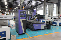Routeur CNC 4 axes AccTek avec table de travail de 1300*2500 mm, dispositif de changement d'outil rotatif à carrousel