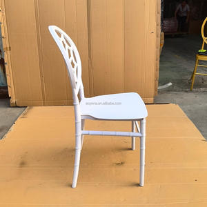 <span class=keywords><strong>Chaise</strong></span> Chiavari <span class=keywords><strong>en</strong></span> plastique PP design tournesol blanc à prix réduit <span class=keywords><strong>en</strong></span> vente - Product Image 3