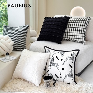 Housse de coussin de canapé style Ins à rayures zébrées, pour un style léger et luxueux, sensation haut de gamme, vintage - Product Image 2