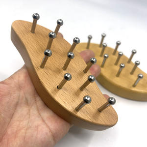 Gran Venta en Japón: Peine Gua Sha de 11 púas con mango de madera y acero inoxidable 304 para masaje y terapia de meridianos de abdomen y piernas - Product Image 6