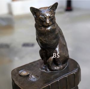 Estatua de jardín de bronce de gato de pie de tamaño real al aire libre en la hierba - Product Image 3