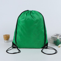 Sac à dos à cordon pour les sports et les voyages Sac à cordon en polyester imprimé avec logo personnalisé pour le shopping