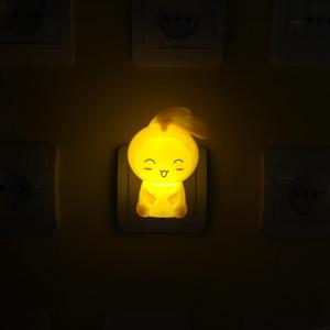 Veilleuse LED W097 Lapin Cartoon Mini en ABS, Lumière Blanche Chaude, Design Moderne, 0.6W, 110V/220V, à Brancher pour Chambre à Coucher - Product Image 3