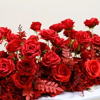 Chemin de table en fleurs artificielles de roses rouges Luckygoods, fleurs artificielles de grande taille, vente en gros pour la décoration de mariage, prix d'usine bon marché