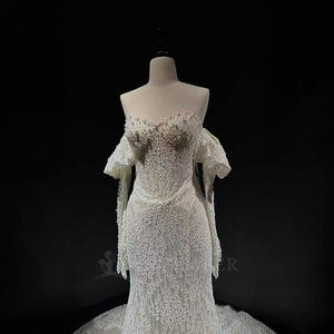 Vestido de Novia Sirena Moderno y Exclusivo NT53 con Encaje, Flores de Cristal y Apliques, con Mangas - Product Image 5