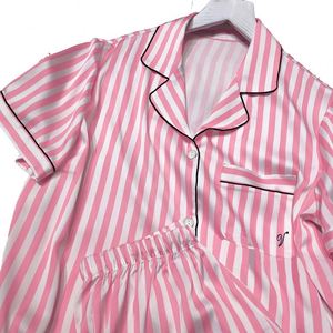 Pijamas de Satén con Rayas Rosas de Manga Corta para Mujer, Ropa de Dormir de Alta Gama, Estilo Simple de Seda Helada, Se Puede Usar en Casa - Venta al Por Mayor - Product Image 5