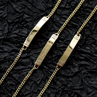 Bracelet gourmette cubaine personnalisé en or plaqué 18 carats, style barre classique avec lettres gravées latéralement, bijoux fins vintage, tiers