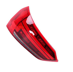Qualité assurée Dongfeng 580/500 Auto Part feu arrière à lentille rouge pour voiture inversant le parking faiblement éclairé 24V tension nouvel état - Product Image 5