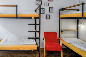 Cama litera de madera y acero para hotel, hostal juvenil, habitación económica, fabricante OEM ODM, personalización para habitaciones de hotel - Product Image 3