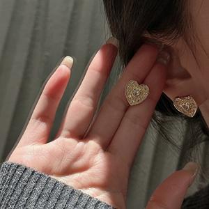 Pendientes de Plata de Ley S925 Retro Vintage Italianos y Franceses, Diseño de Corazón con Diamantes, Estilo Ligero, Lujoso, Simple y Elegante - Product Image 2