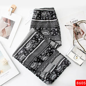 Pantalones Casuales de Mujer I-0347, Corte Recto, Cintura Media Elástica, Estampado Animal, Transpirables, Largos, para Verano - Product Image 2