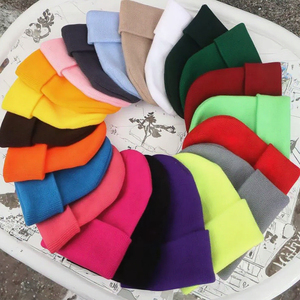 Topi Beanie musim dingin uniseks 2025 grosir Beanie rajutan akrilik buatan kustom kualitas tinggi untuk perjalanan pantai - Product Image 1