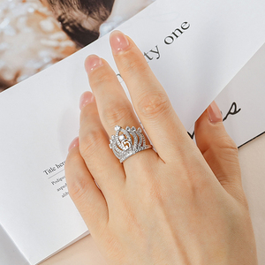 Anillo Clásico de Compromiso con Corona y Zirconia Redonda Incrustada para Dama, Número 15, con Zirconia Cúbica de 3.0mm, para el Doble Once - Product Image 5