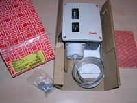 Baru - 017-500666 Rt101 Thermostat 25..90 .c Buka Kotak Asli Baru Otomatisasi Industri Asli Kontrol Terprogram Plc