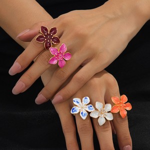 Anello Floreale a Cinque Petali per Vacanze al Mare, Anello Vintage da Donna con Fiore Smaltato - Product Image 1