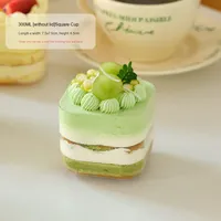 Boîte à emporter jetable en plastique Transparent à la mode de 5mm d'épaisseur PS pour la cuisson de gâteau Dessert Mousse Tiramisu pour la conception estampillée de nourriture