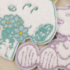 Surjeteuse personnalisée bord Chenille brodé fer sur patchs Logo broderie <span class=keywords><strong>Broder</strong></span> patchs Chenill pour vestes chapeaux vêtements - Product Image 2