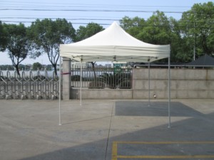 Tente Pop-Up 10x10 avec Arceaux Droits, 4 Parois Latérales, Structure Métallique Robuste Commerciale, Protection UPF 50+, Imperméable Toutes Météo, Idéale pour le Sport - Product Image 5