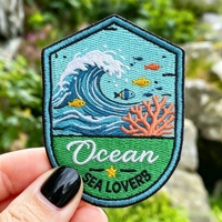 Écussons et badges brodés 3D personnalisés avec logo, thermocollants pour vêtements, sacs à dos, t-shirts - Formes fleur et cœur, couleur personnalisée