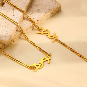 Collana con Catena a Lettere Placcata Oro 18k Antiossidante, Gioielli in Acciaio Inossidabile di Alta Qualità, <span class=keywords><strong>Set</strong></span> di Gioielli Firmati per Donne - Product Image 3