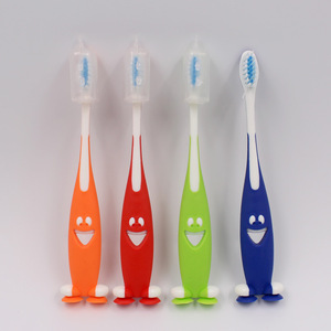 Brosse à dents manuelle colorée pour enfants avec ventouse et poils haute densité, motif Smiley Face - Product Image 5