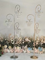 Lustre de sol vintage à 3 têtes avec cristaux LED pour allée, éclairage de guidage de chemin, idéal pour mariages, fêtes, événements et cérémonies
