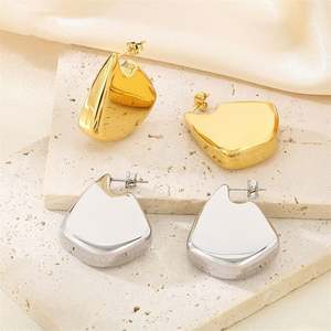 Moda hueco alto pulido 18K chapado en oro Acero inoxidable liso geométrico Irregular pendientes mujeres aro joyería al por mayor - Product Image 1