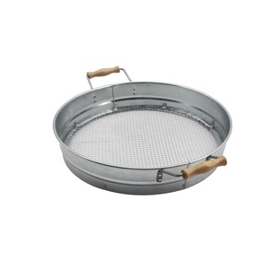 Tamis de jardin galvanisé 1/8 \ "1/4 \" 3/8 \ "1/2 \" avec manche en bois pour rempoter les pots de fleurs et les jardinières - Product Image 2