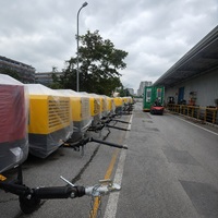 Atlas Copco Compresseur d'air 15-30bar 35.4-38.8 M³/min 412KW Portable Vis Mobile Xair-1300-30with Cummins Engine