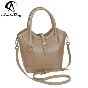 Sac à main AndoBag en cuir véritable, élégant, à poignée supérieure, pour femmes et filles, sac bandoulière, sac seau décontracté pour le travail et les trajets quotidiens, 1806 - Product Image 1