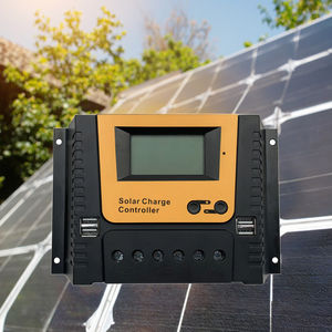 Controlador solar 50A 60A PWM 5KVA 4KW 48V 220V híbrido de onda sinusoidal pura incorporado con controlador de <span class=keywords><strong>viento</strong></span> de función paralela - Product Image 1