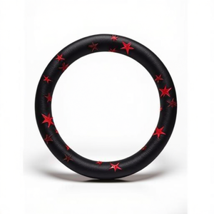 Housse de volant noire avec motif d'étoiles rouges pour une utilisation décorative intérieure de voiture - Product Image 2