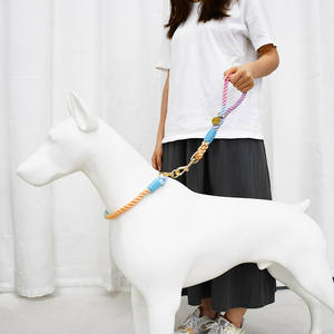 Set personalizzato di guinzaglio e collare per cani personalizzato Set regolabile fornito all'ingrosso di lusso personalizzato fatto a mano piccola grande corda per animali domestici che cammina - Product Image 2