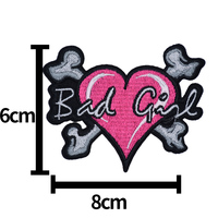 Patch brodé thermocollant en gros, motif cœur rose « Bad Girl », prêt à expédier
