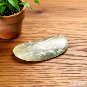 กระดานขูดแบบพกพาบางเฉียบสำหรับหลังและขา ไม้กดจุดนวดเส้นลมปราณทั่วร่างกายเพื่อกำจัดรอยฟกช้ำได้อย่างรวดเร็ว - Product Image 1