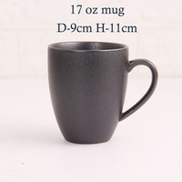 Vente en gros de vaisselle en céramique noire décorative artisanale nordique personnalisée en vrac, ensemble de plats et de tasses